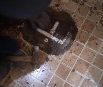 重庆卫生间漏水维修公司为您分享下卫生间渗水如何处理及注意事项